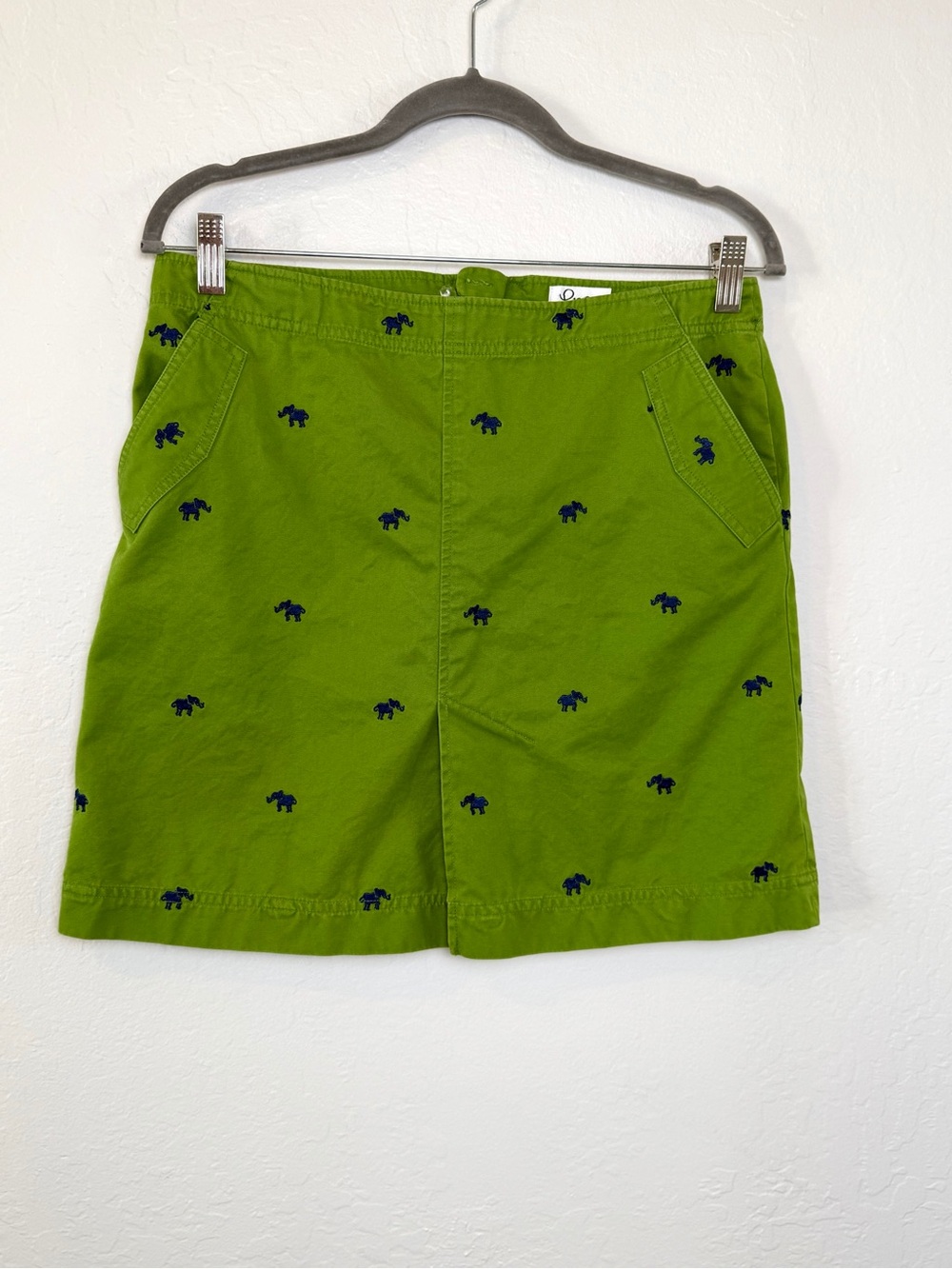 Lilly Pulitzer Green Embroidered Elephant Women’s Shorts Size 4 Preppy Coastal